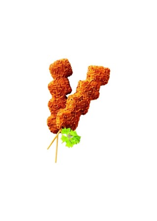 Brochette tzigane de poulet pané croustillant sur pique en bois, viande frite dorée